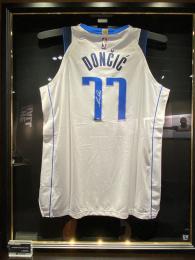 Luka Doncic Autographed Authentic Jersey【ホログラム証明付き】