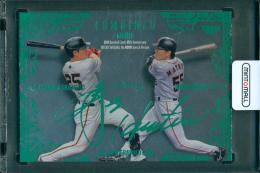 2025 BBMカード35周年&週刊ベースボール4000号スペシャルバージョン 岡本和真 / 松井秀喜 COMBINED 銀紙シルキーエメラルド箔サイン版【7/100】 読売ジャイアンツ