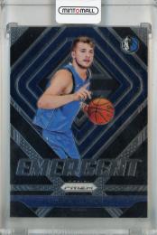 2018-19 Panini Prizm Luka Doncic  Emergent #3 Dallas Mavericks