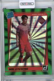 2021-22 Donruss Soccer Road to Qatar Korea Republic Min-kyu Song Base Holo Green Laser(パラレル版)