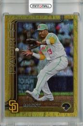 2025 Topps Series 1 Manny Machado Gold Holo Foil #215 【15/50】 San Diego Padres