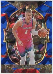 2022-23 Select Prizms Blue Cracked Ice #4 Kristaps Porzingis