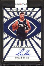 2022-23 Panini National Treasures Luka Doncic Peerless Signatures #19【28/49】 Dallas Mavericks