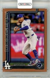 2025 Topps Serie 2 Mookie Betts #500 Base Gold Parallel【1111/2025】 Dodgers