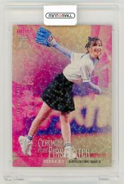 2023 BBM 2nd Version 女優・タレント 足立梨花 始球式カード ホロ金紙版 20/25