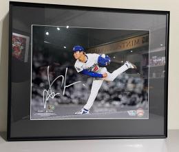 Fanatics 2024 Photo Autograph 11X14 -Yoshinobu Yamamoto- Los Angeles Dodgers