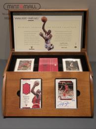 1999-00 Upper Deck Michael Jordan The Master Collection Box Set (Auto+Jersey+Mystery Shoe+23 Base Set+Display Case)【368/500】 (MSV#1694)