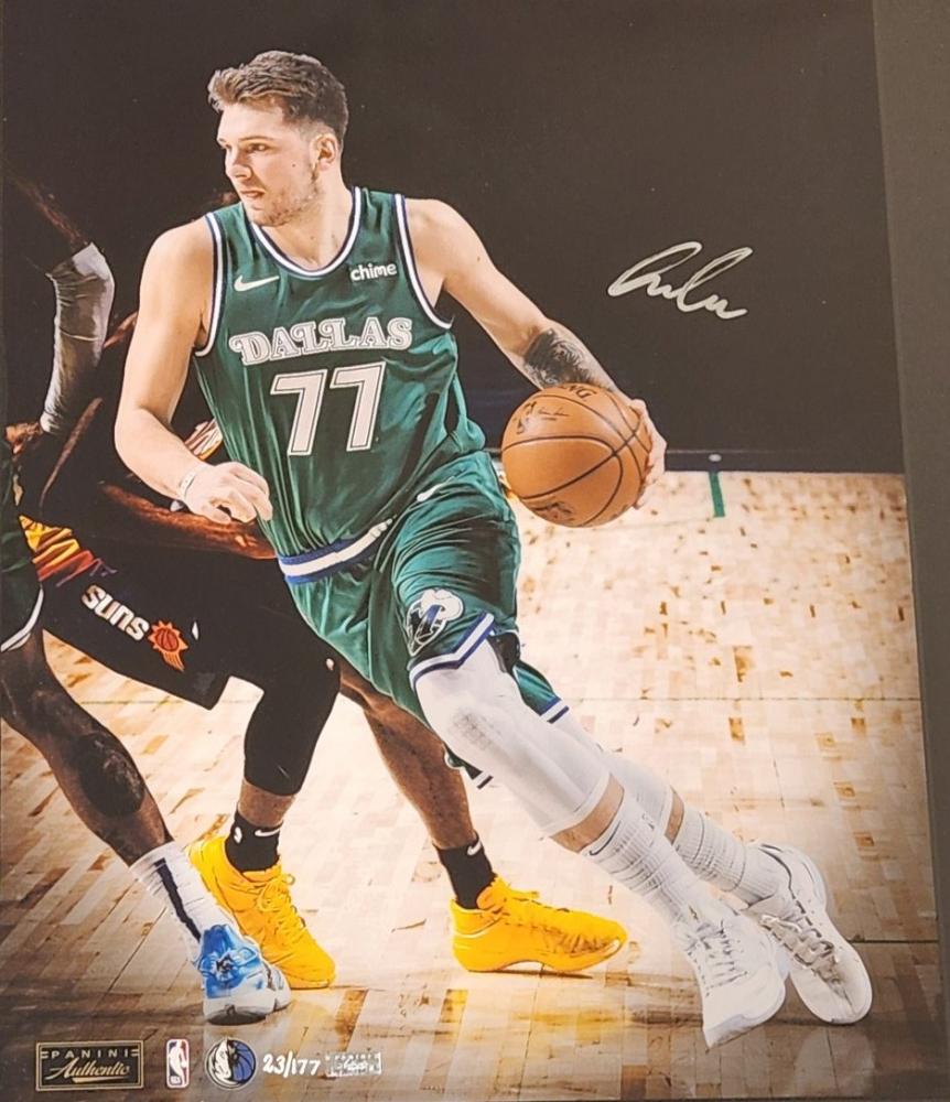 ミントモール / MINT 吉祥寺店 / 【PANINI社】PANINI AUTHENTIC Dallas Mavericks Luka Doncic  直筆サイン入りフォトグラフ(額装済、PANINI社証明書付き) 23/177